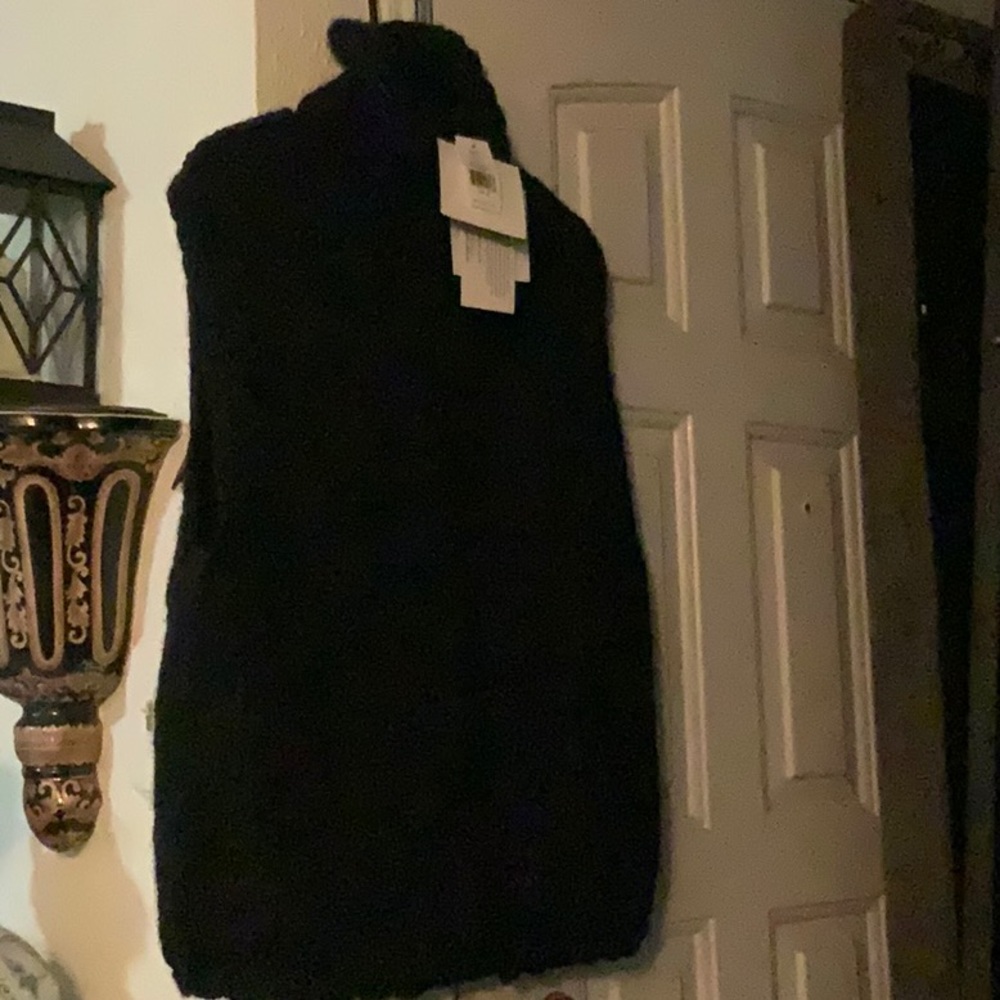 Brand:Augment craft to covet smythehouse. Size small. Color black.
